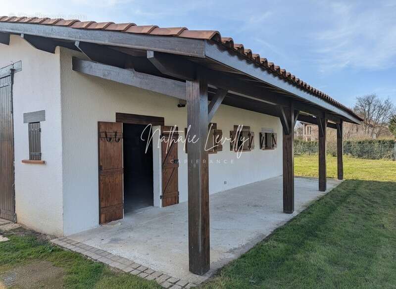 Grange et vaste terrain de 1135 m² – Potentiel d'agrandissement – Lavernose-Lacasse - photo 2