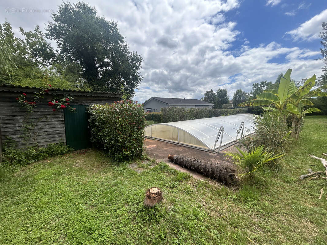 Terrain à SAINT-LOUBES