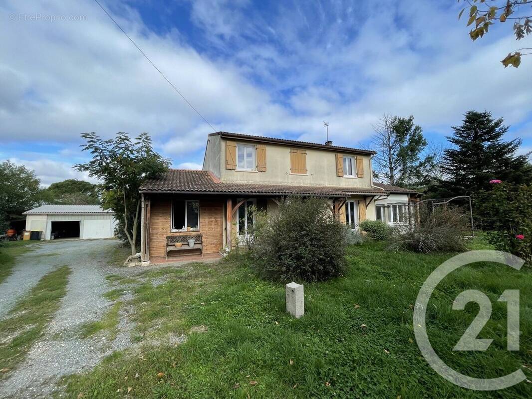 Maison à LES EGLISOTTES-ET-CHALAURES