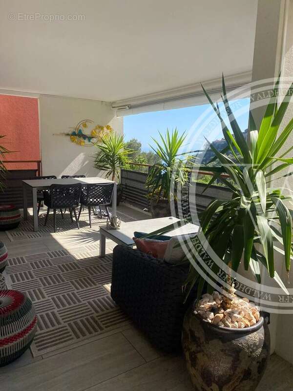 Appartement à EZE