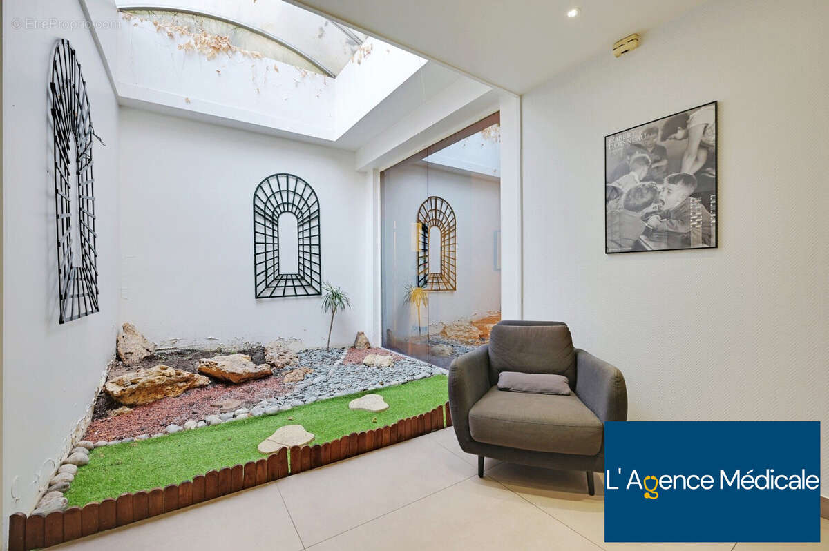 Commerce à PARIS-15E