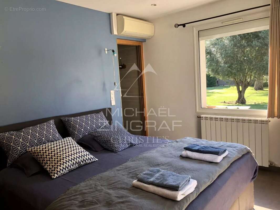 Propriété familiale avec jardin paysager et espaces de loisirs - photo 13