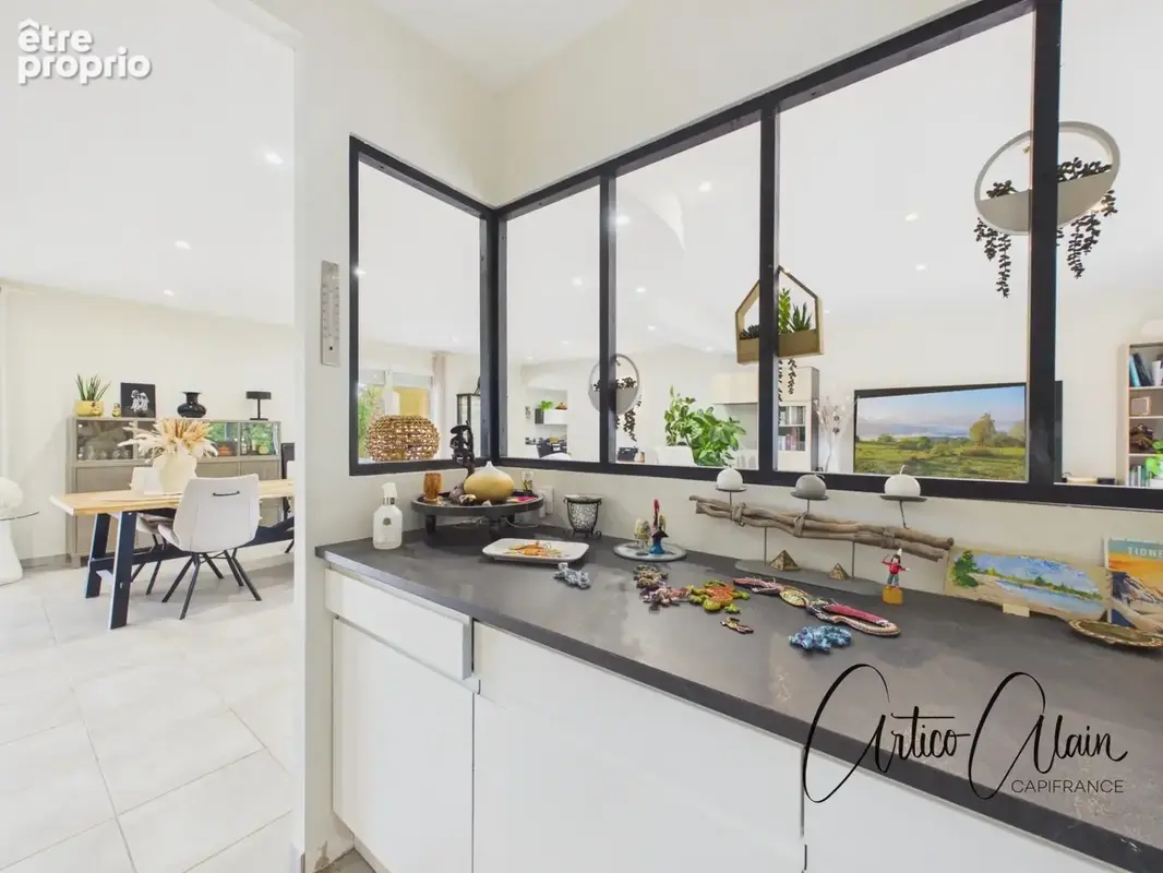 Maison de plain-pied 200 m² avec appartement indépendant et piscine - photo 7