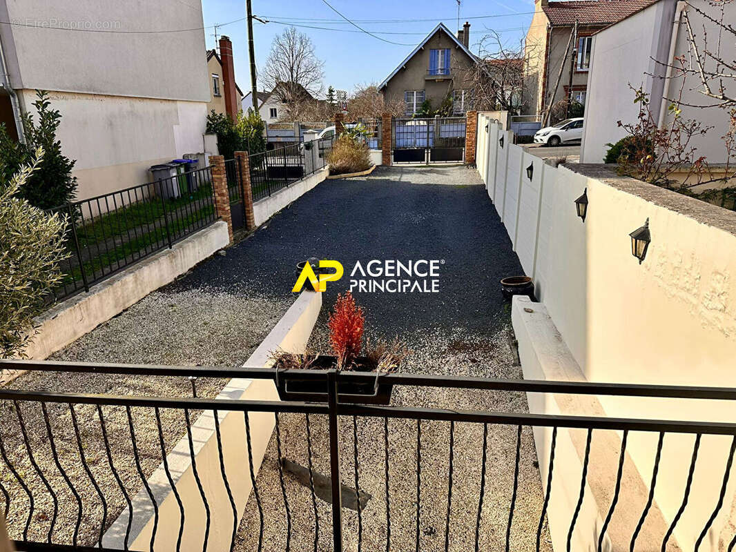 Sartrouville - Union - Maison 6 pièces 145 m2 avec garage - photo 11