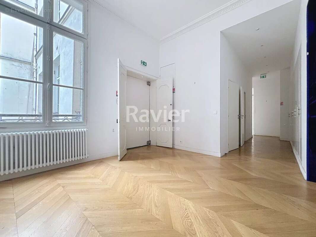 Appartement à PARIS-1E