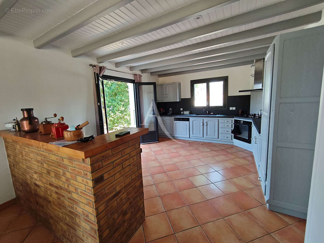 Maison de plain pied -  Semussac 4 pièce(s) 120 m2 - photo 6
