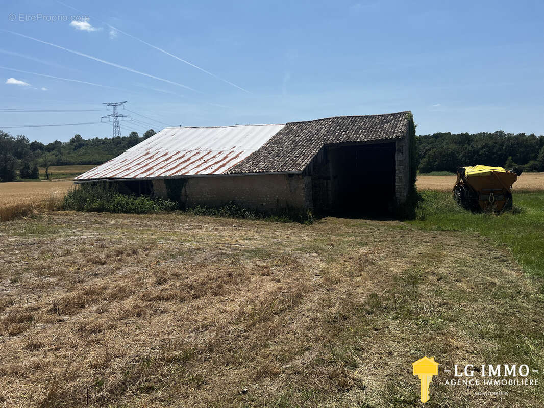 Maison à SAINT-BONNET-SUR-GIRONDE