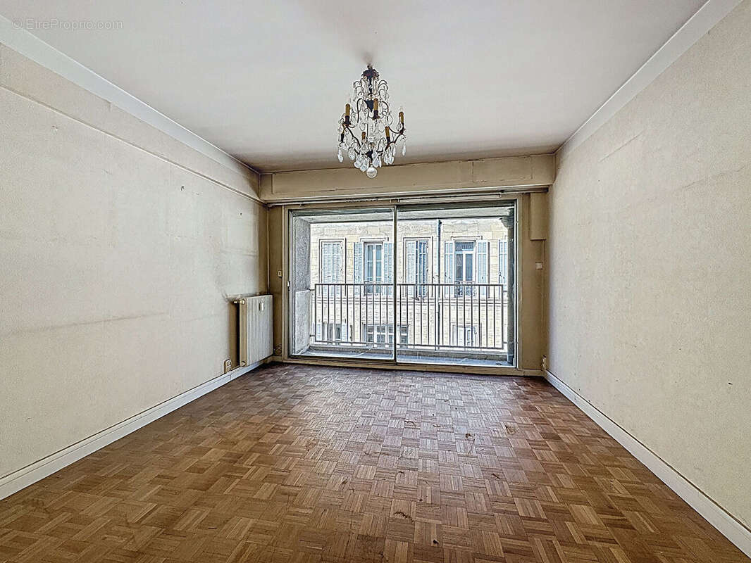 Appartement à MARSEILLE-6E