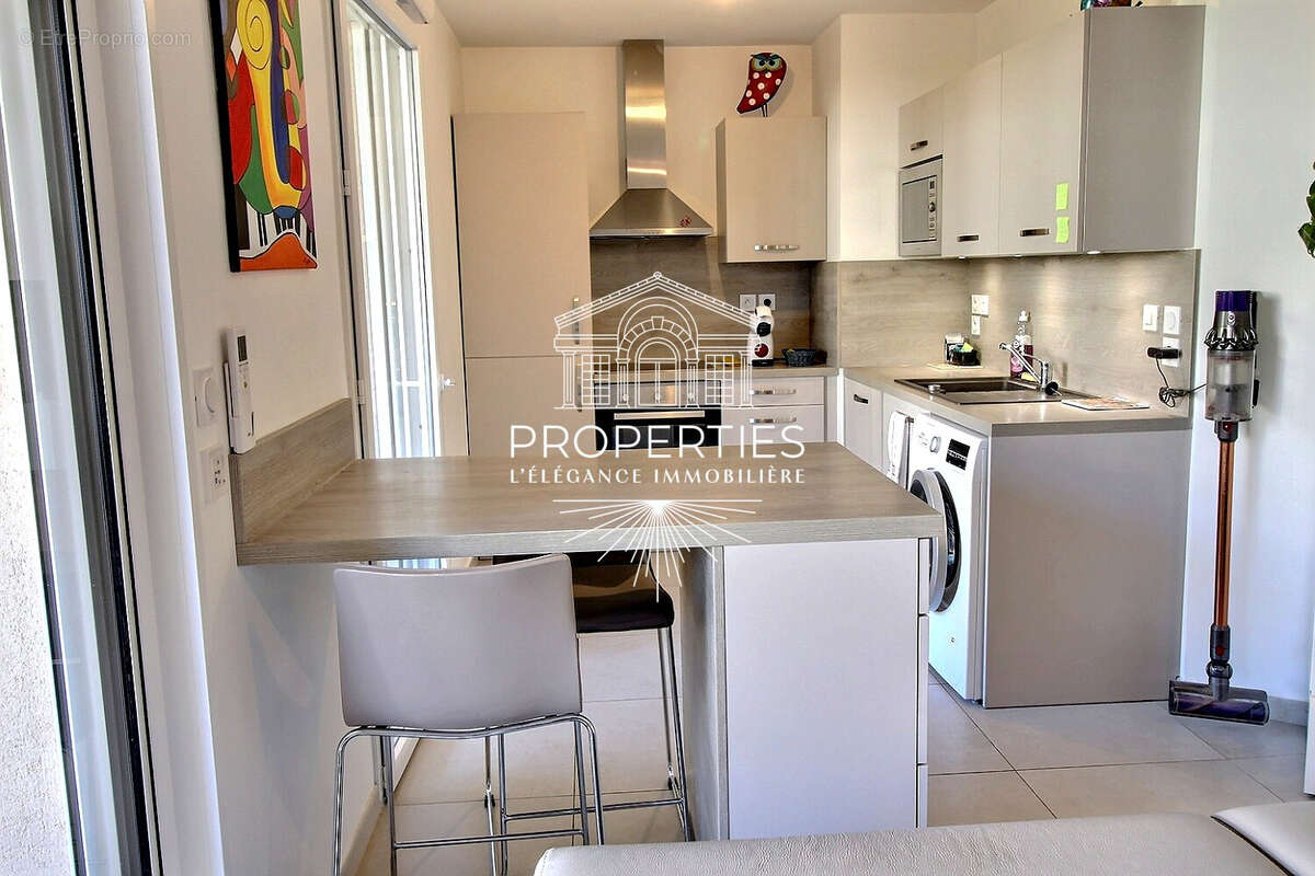 Appartement à BORMES-LES-MIMOSAS