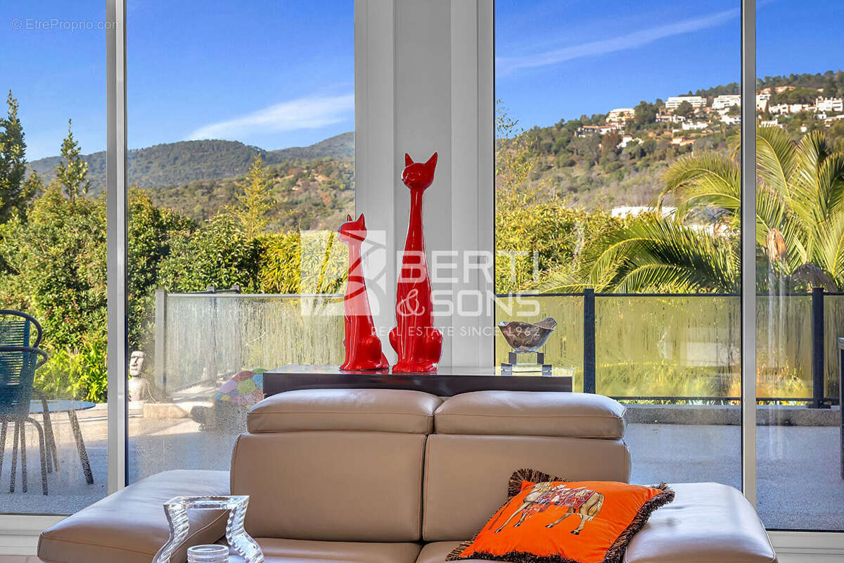 Maison à MANDELIEU-LA-NAPOULE