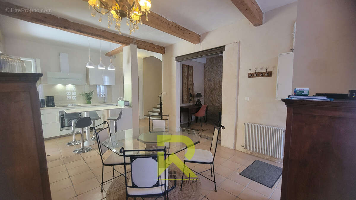 Maison à MOUSSAN