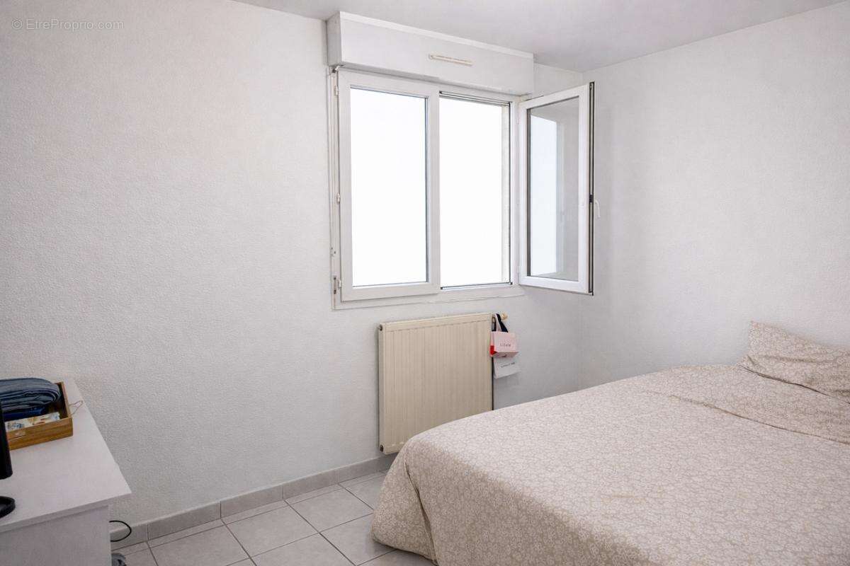 Appartement à SAINT-DONAT-SUR-L'HERBASSE