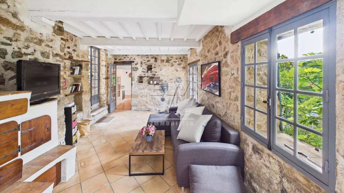 Maison à PLAN-DE-LA-TOUR