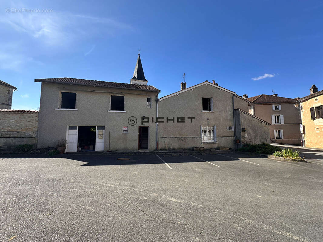 Maison à NEGRONDES
