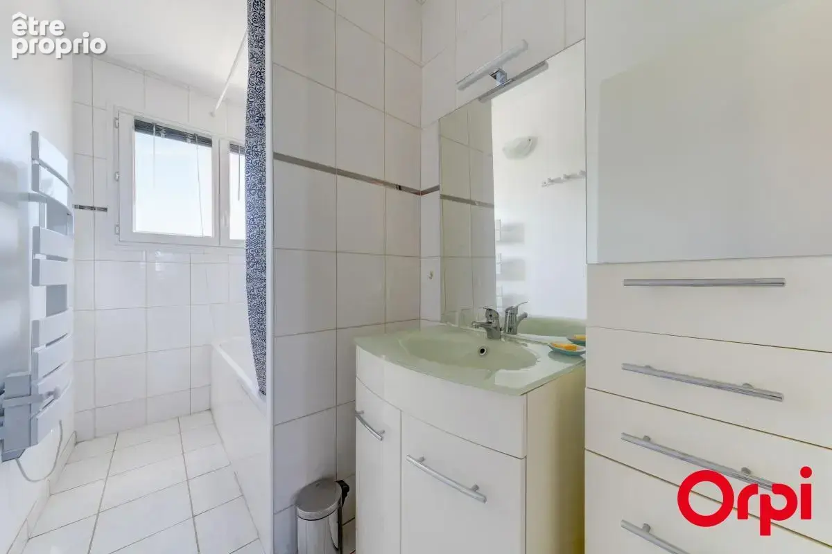CALUIRE CENTRE BOURG - T3 de 58 m² avec vue dégagée - photo 13