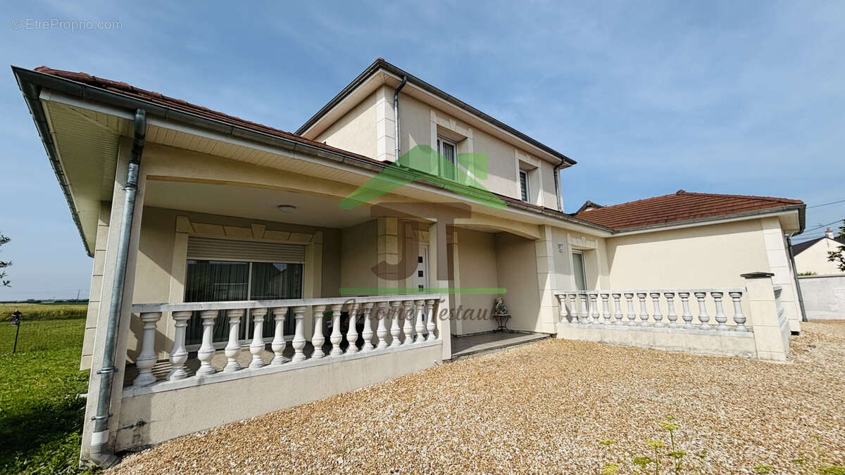 Maison à CHATEAUDUN