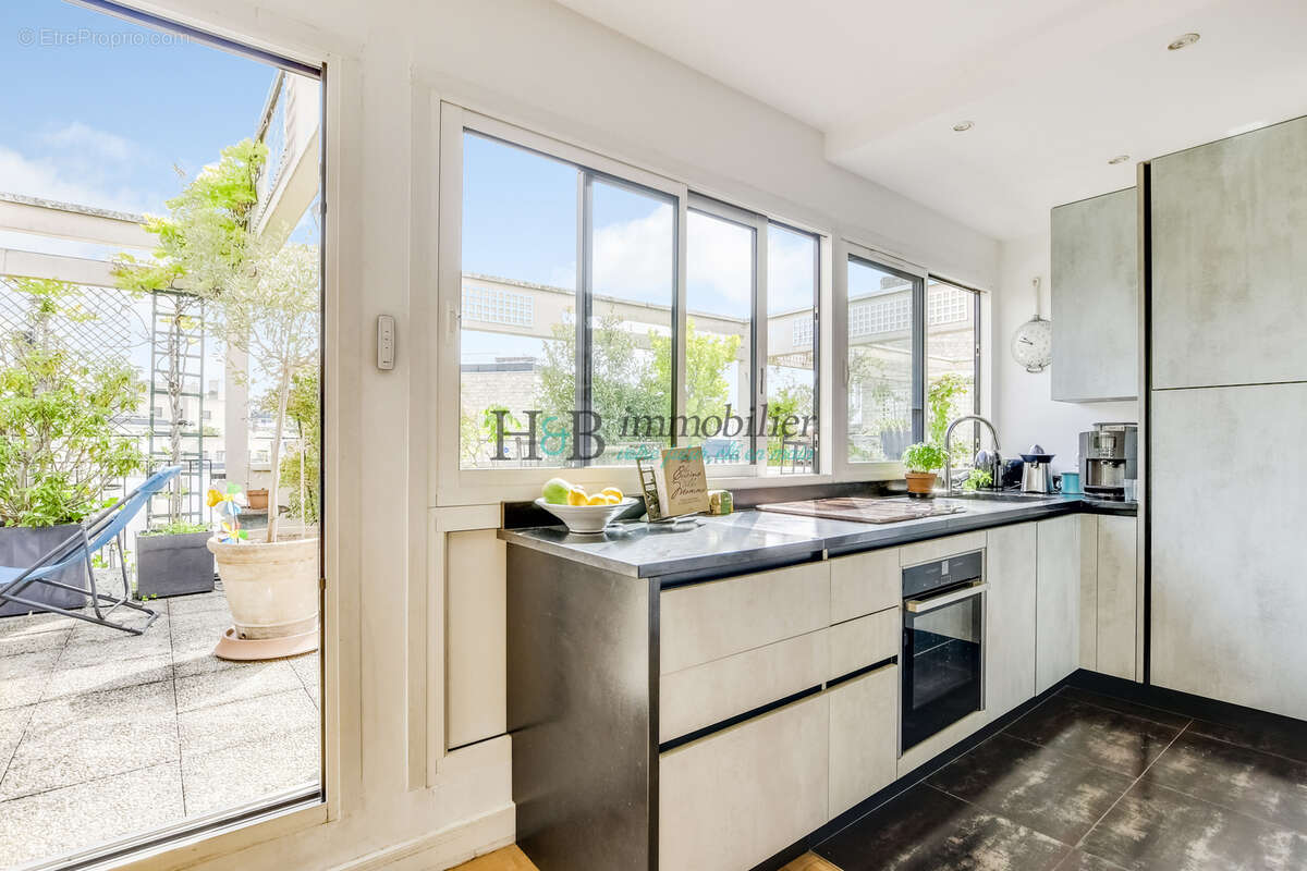 Dernier étage   Terrasse arborée de 45 m2   Vue dégagée - photo 10