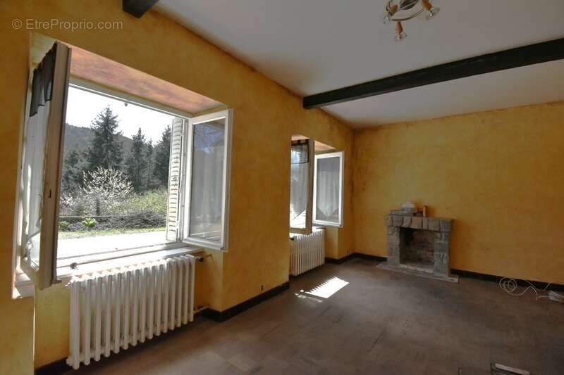 Maison à SAINT-AGREVE