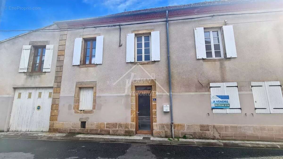 Appartement à BOURBON-L&#039;ARCHAMBAULT