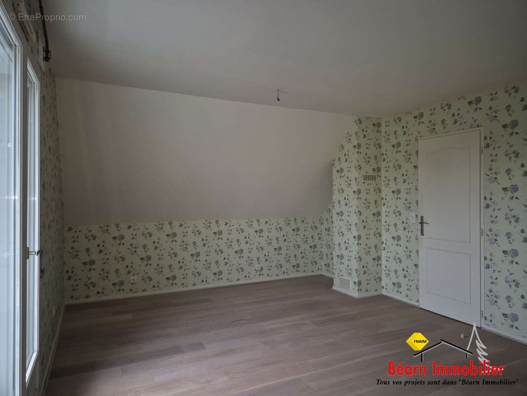 Maison 163 m² à Salies-De-Bearn  - photo 7