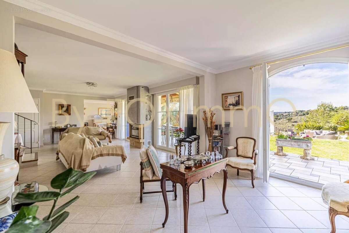 Maison à VILLENEUVE-LOUBET