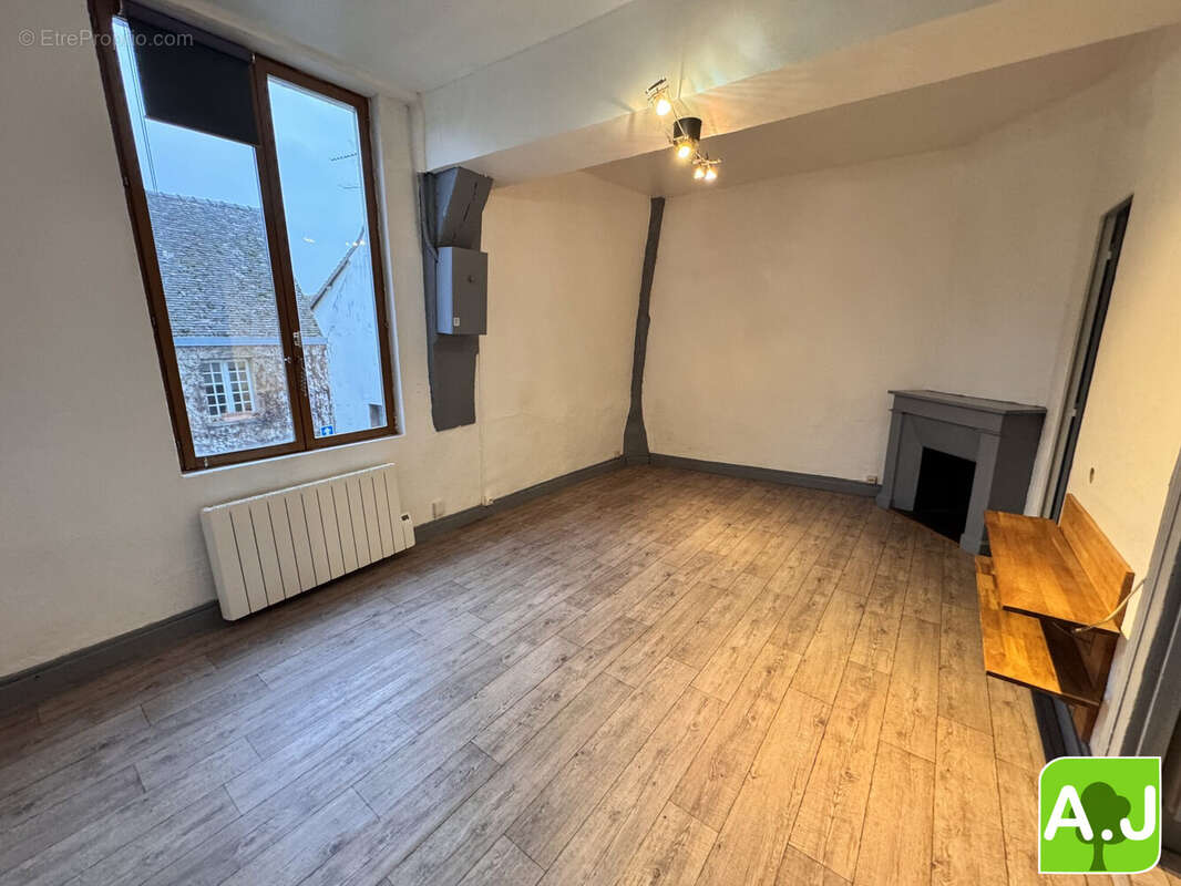Appartement à IVRY-LA-BATAILLE