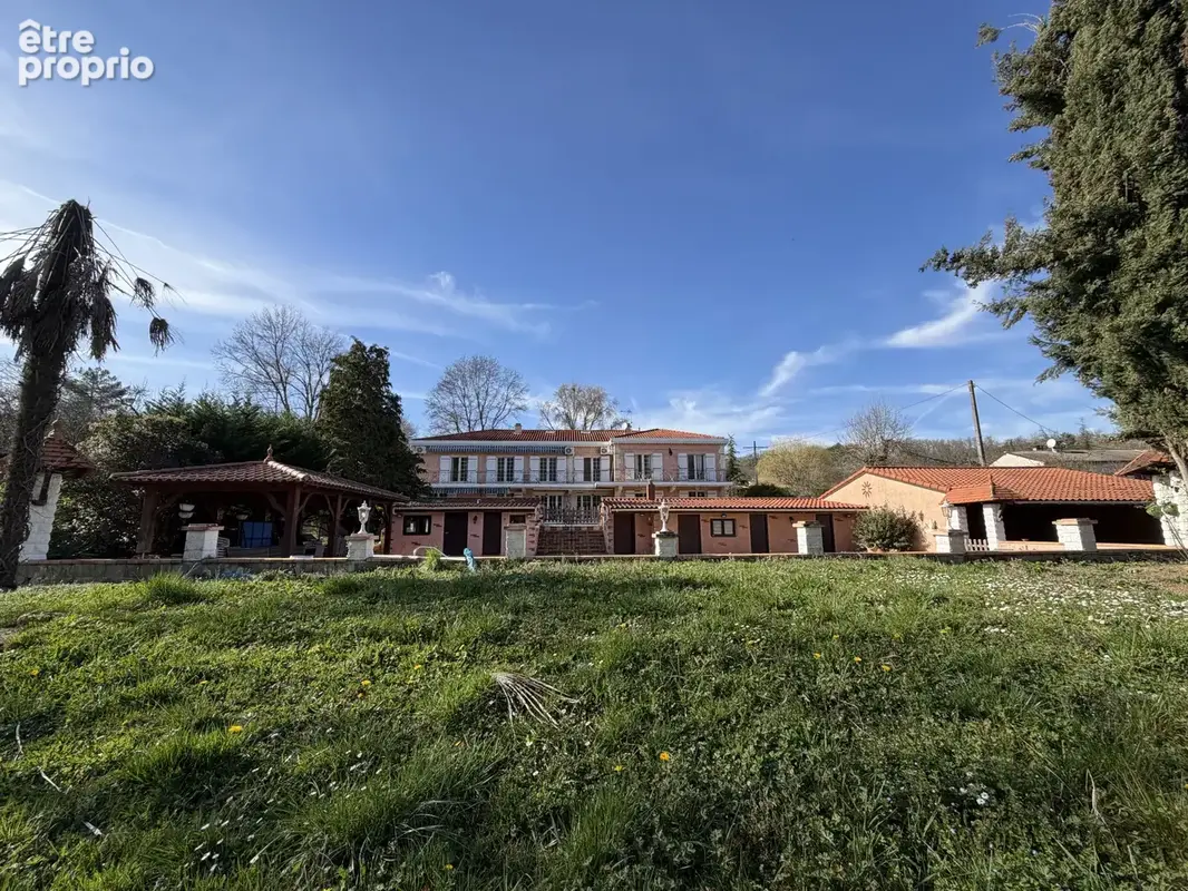Bajamont - belle villa de construction traditionnelle avec dependances - piscine et parc - photo 4