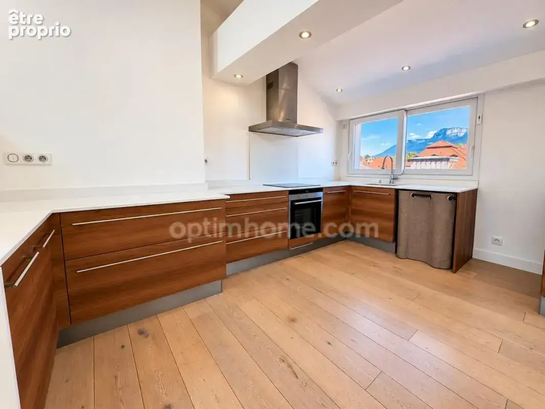 Annecy centre – appartement d’exception avec vue sur les toits et les montagnes - photo 7