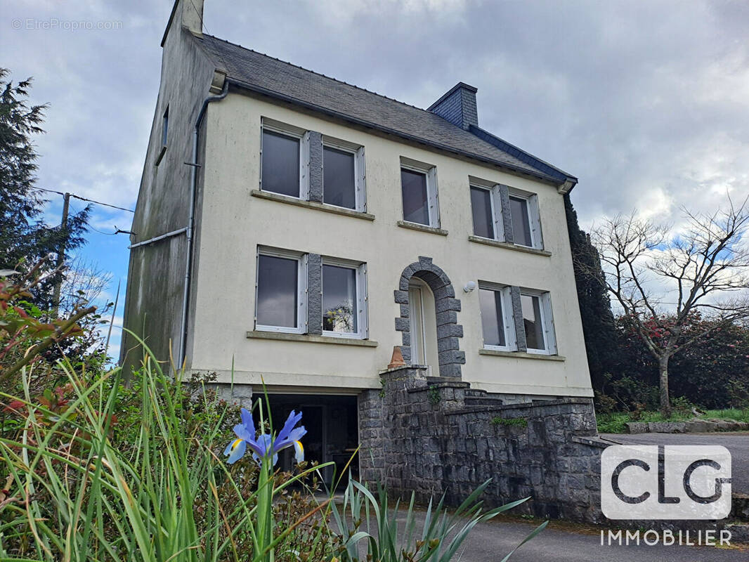 Maison à SAINT-SEGAL