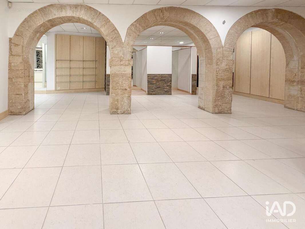 Photo 2 - Commerce à PERTUIS