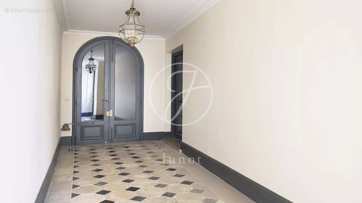 Appartement à PARIS-6E