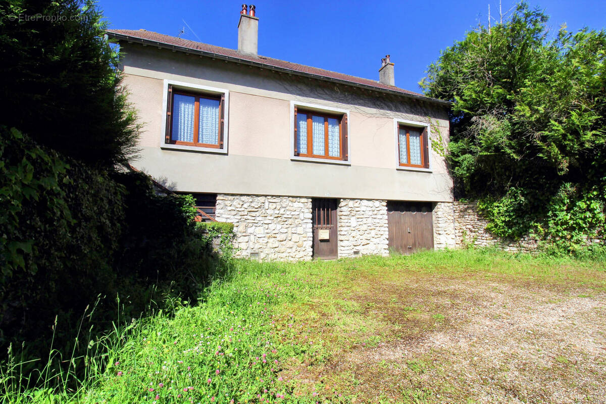 Maison à HOUDAN