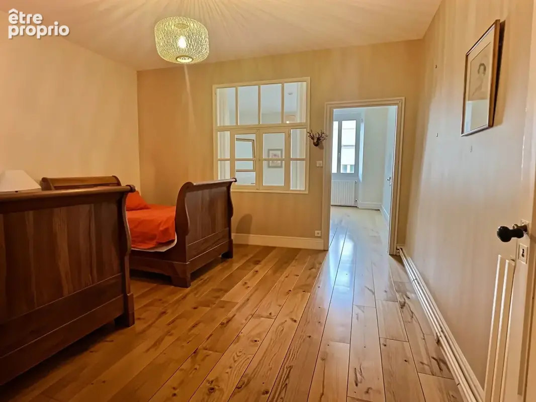 Villeneuve-sur-Lot, à deux pas du centre-ville, magnifique maison en pierre de 193 m² sur un terrain d'environ 180 m². Énorme co - photo 8