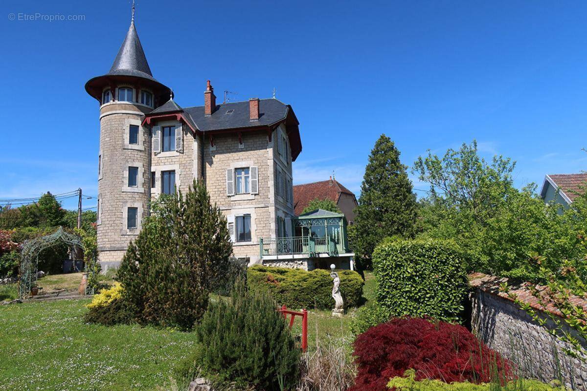 Maison à DANNEMARIE-SUR-CRETE