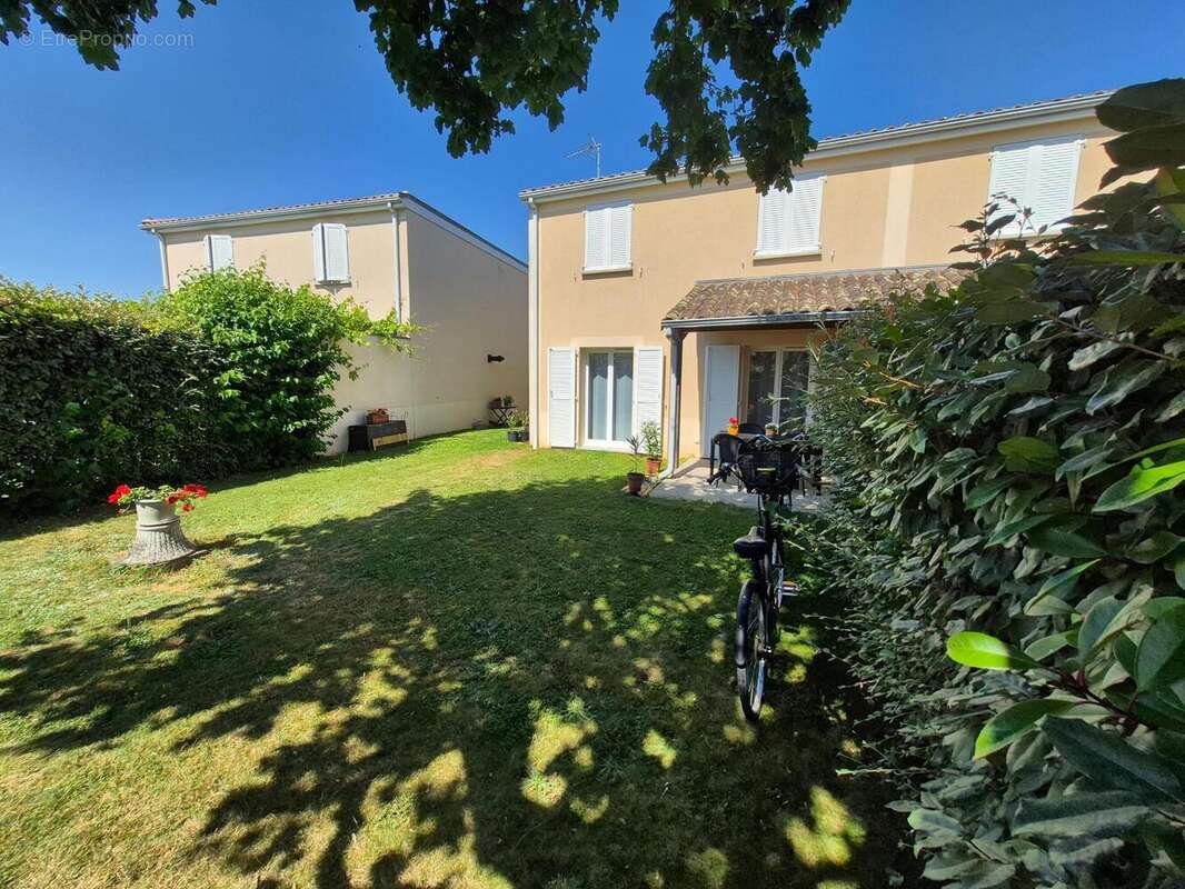 Photo 2 - Maison à FONTAINE-LE-COMTE