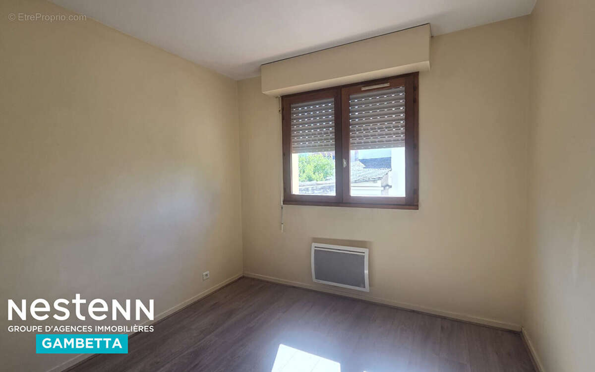 Appartement Montauban  T2, une chambre, une grande terrasse et un garage - photo 5