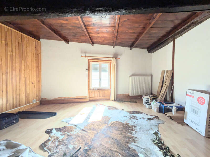 Maison de ville a cottance - 160 m² - salon et sejour - 4 chambres - exterieur - puits - photo 7