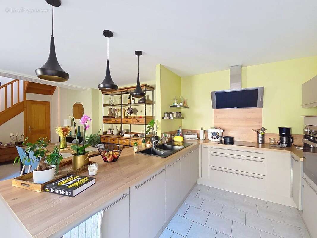 Maison à CRECY-SUR-SERRE