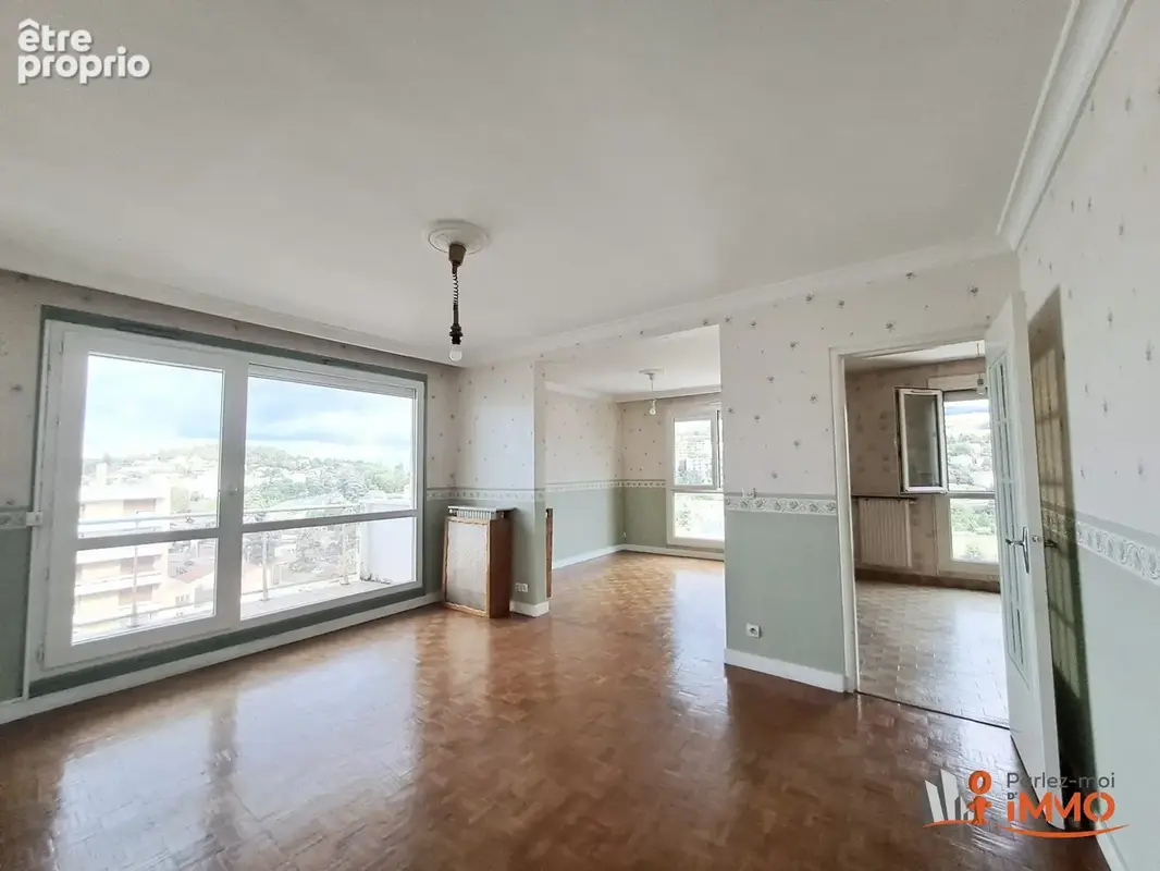 Appartement 4 pièces 81 m² à vendre à Saint-Etienne (42100) - photo 2
