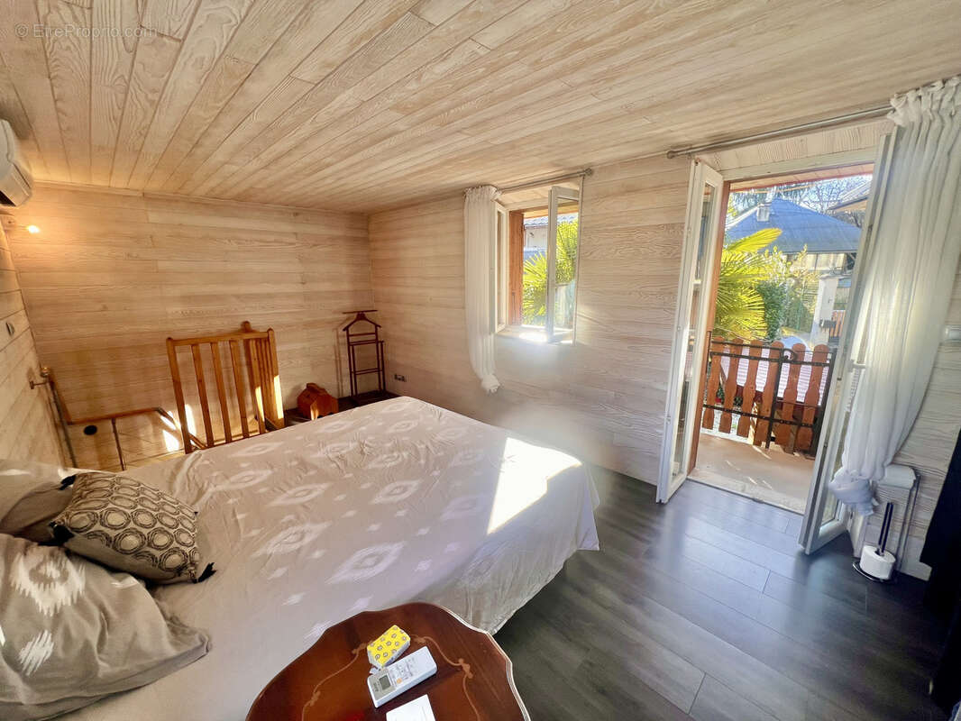 Maison à GILLY-SUR-ISERE