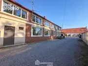 Ensemble immobilier d'une surface de 510 m² comprenant 4 maisons et 2 appartements - Appartement à MONS-EN-LAONNOIS