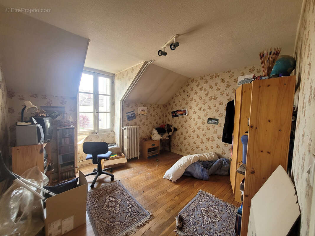 Garage de 900 m2 idéal pour votre activité ! - photo 18