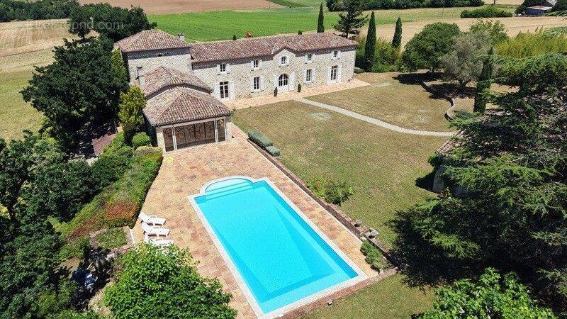 Maison à CASTERA-LECTOUROIS