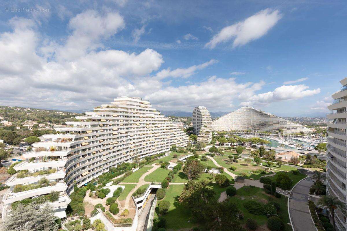 Appartement à VILLENEUVE-LOUBET