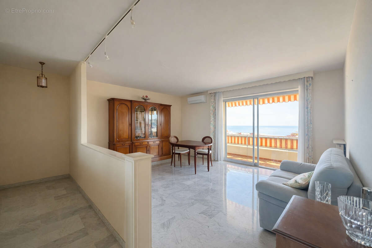 Appartement à ROQUEBRUNE-CAP-MARTIN