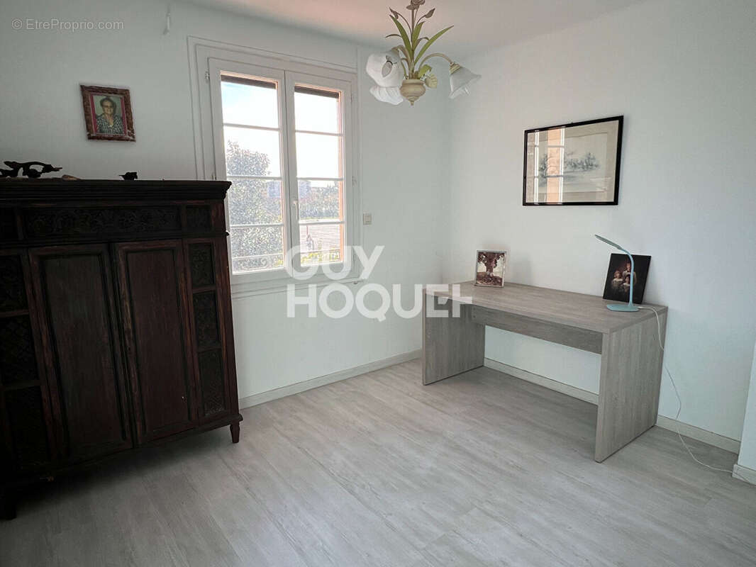 Maison à SAINT-LAURENT-DE-LA-SALANQUE