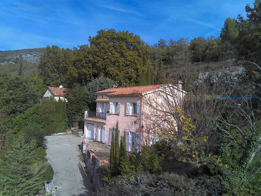 Maison à SAINT-VALLIER-DE-THIEY