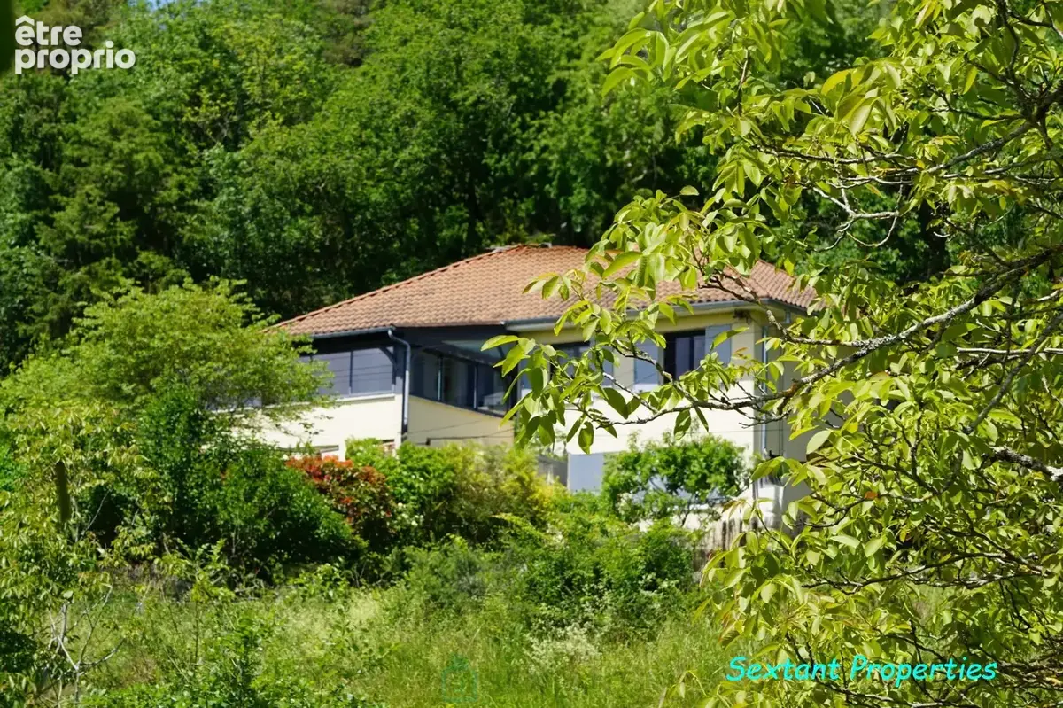 Elégante villa nichée sur les hauteurs du village de Brantôme. - photo 2