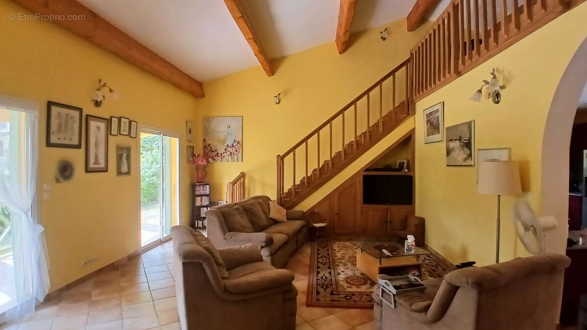 Agréable villa avec 4 chambres et chalet indépendant. - photo 12