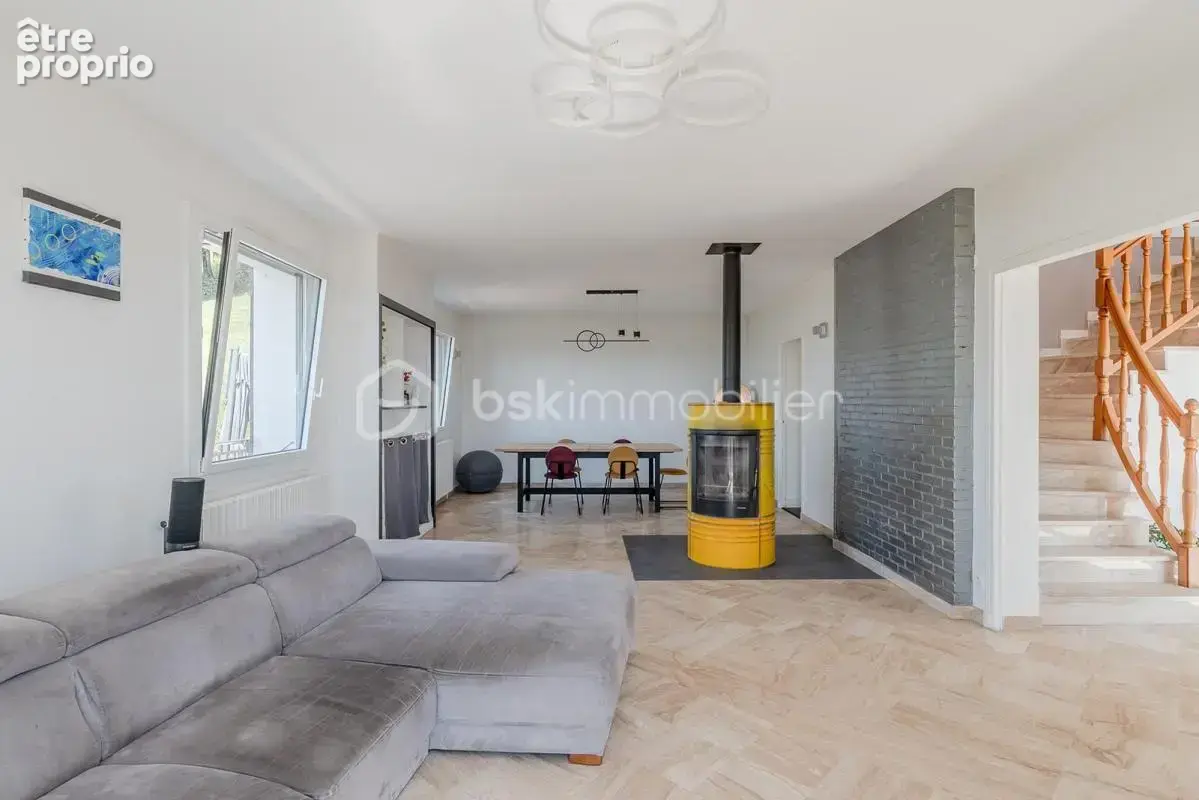 Maison familiale avec vue dégagée, au calme dans un cadre exceptionnel proche commodités - photo 6